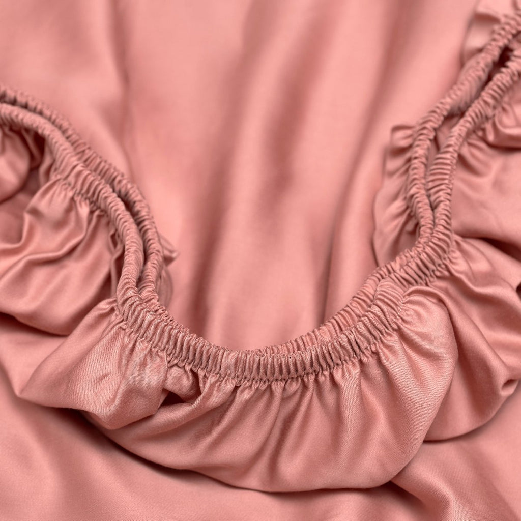 TENCEL™ – Satin-Spannbetttuch Terra Pink