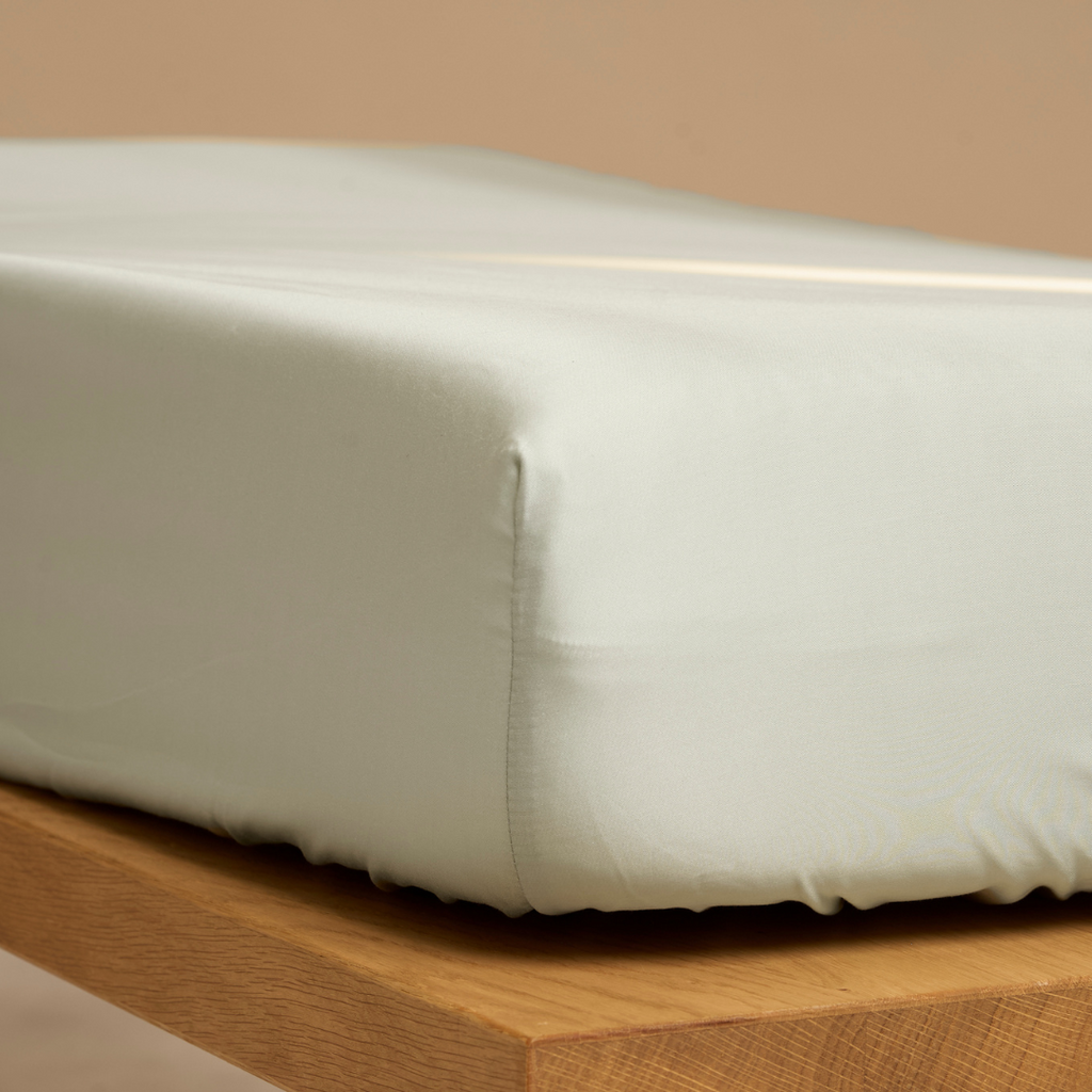 TENCEL™ – Satin-Spannbettlaken Graugrün