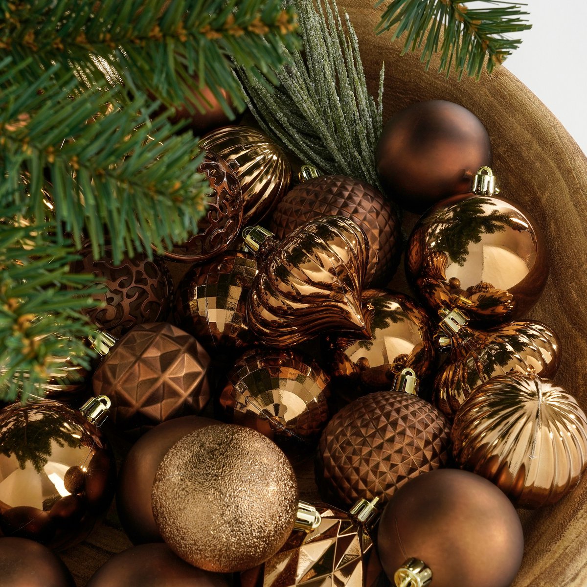 Weihnachtskugel-Set – 60 Stück – Ø7 cm – unzerbrechlich – braun