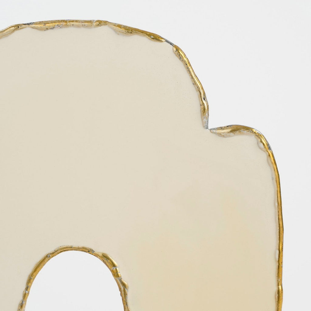 Ornament auf Fuß – L20 x B10 x H40 cm – Metall – Creme